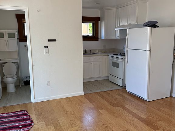 3rd image of 482 N 12th St