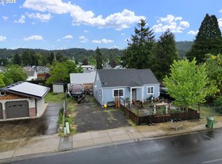1330 S 4th St, Cottage Grove, OR 97424