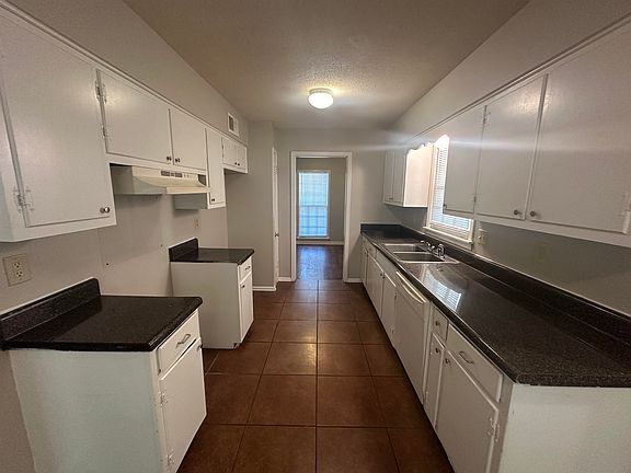 4th image of 3200 Branwood Cv