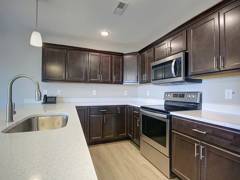 Middletown Place Apartments — Photo 24