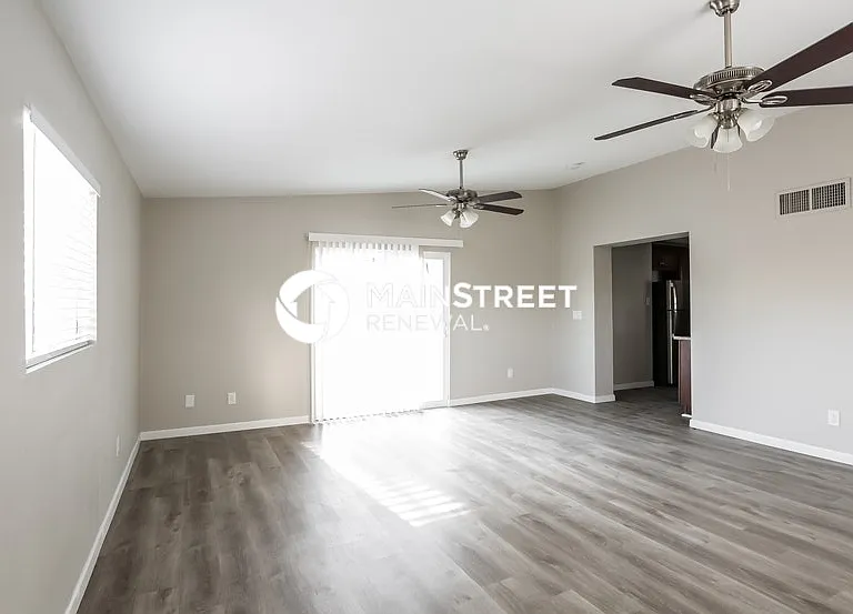 3427 W Montecito Ave — Photo 7