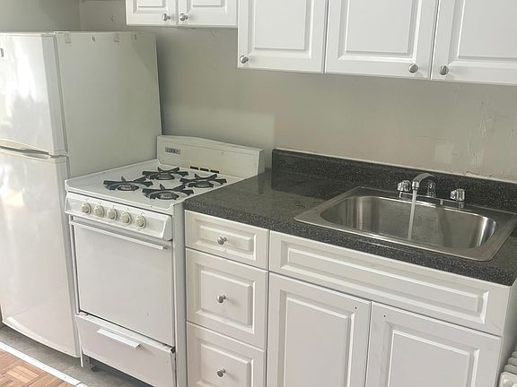 5th image of 1577 York Ave APT 4C