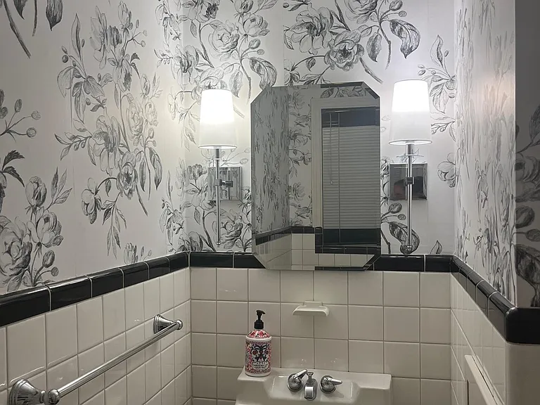 260 Bel Air Dr NE — Photo 3