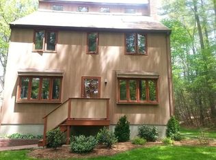 130 Pine Ridge Dr, Bridgewater, MA 02324
