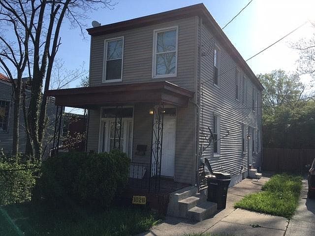 1st image of 1028 Sturm St