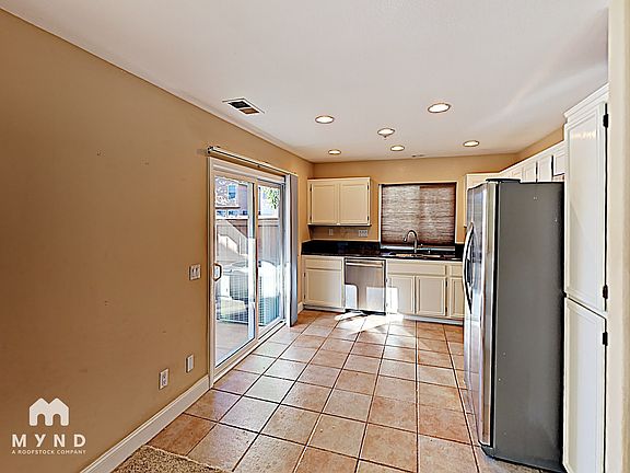 4th image of 275 Brookview Ct