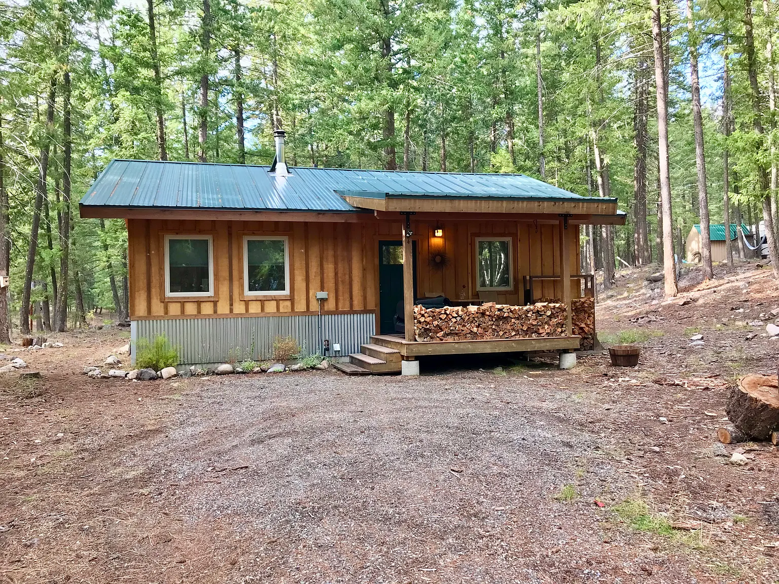 4 Rainbow Rd — Photo 1