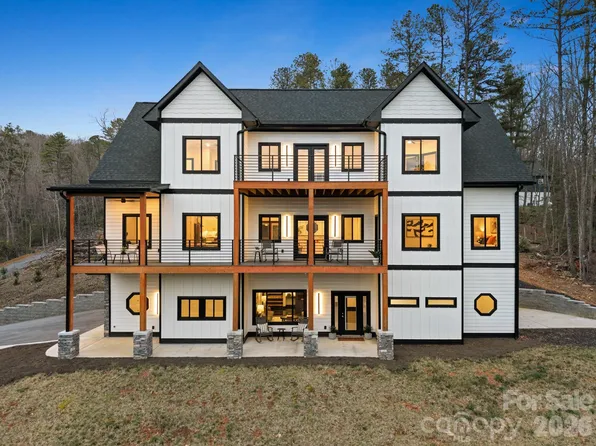 74 Jeranna Rd, Mills River, NC 28759