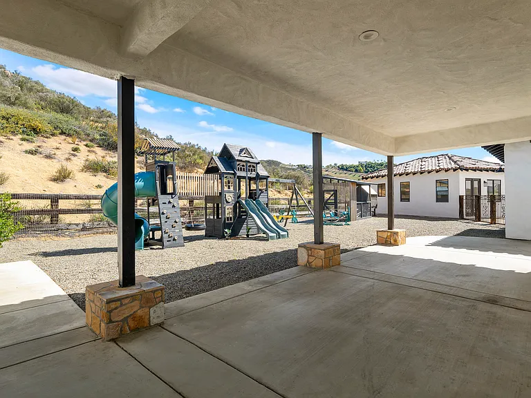 37700 Calle De Lobo — Photo 11