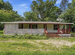 1260 S 13th St, Niles, MI 49120