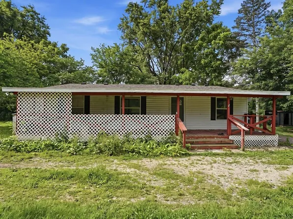 1260 S 13th St, Niles, MI 49120