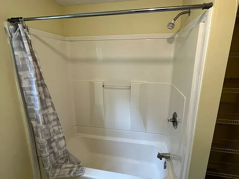951 Celia Dr — Photo 18