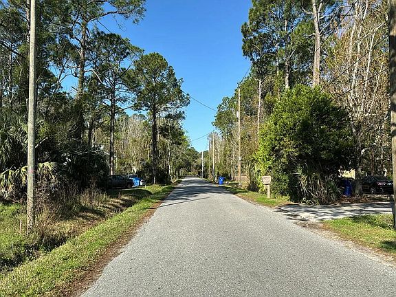 5th image of 952 Ervin St