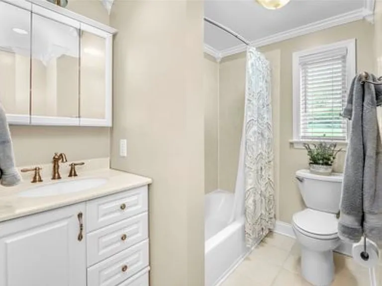 2504 Giant Oaks Dr — Photo 12