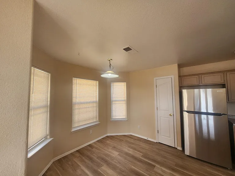 4220 Packaway Rd NW — Photo 2