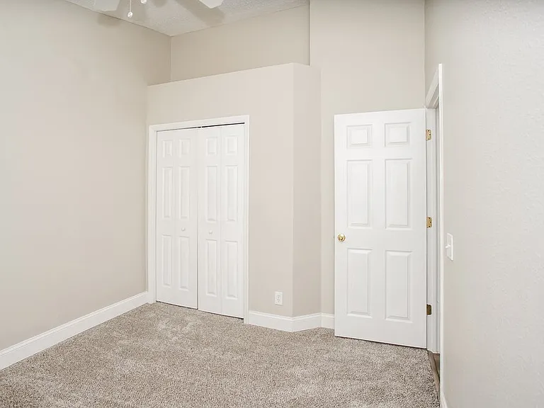 740 Vallance Way NE — Photo 14