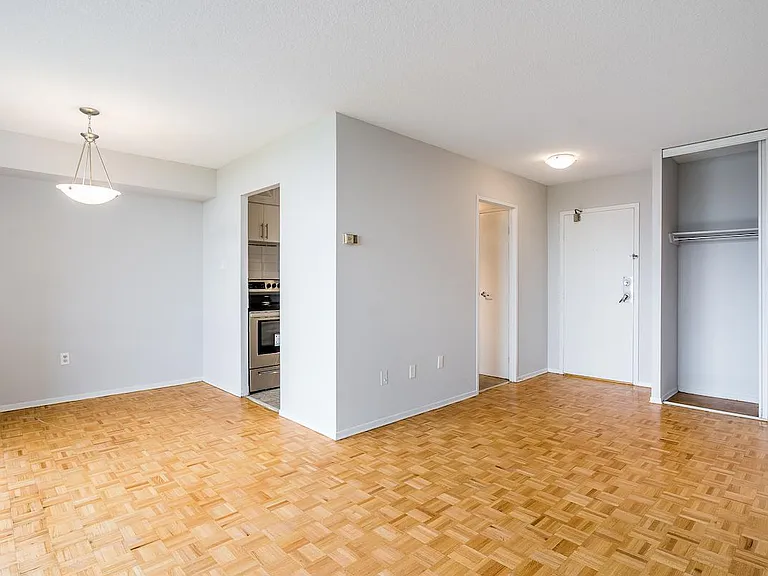 500 Murray Ross Pkwy — Photo 10