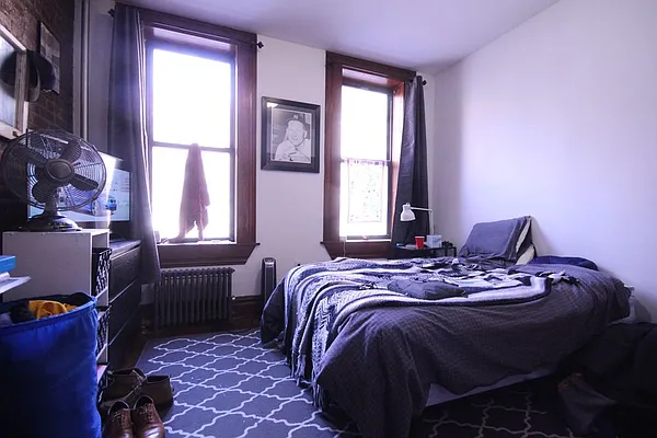 Rented by Dynamik Realty | media 9