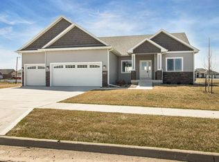 1408 Ledges Dr, Ames, IA 50010