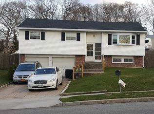 21 Weston Ln, Smithtown, NY 11787