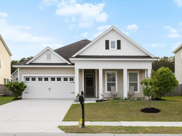589 Crossland Dr, Moncks Corner, SC 29461