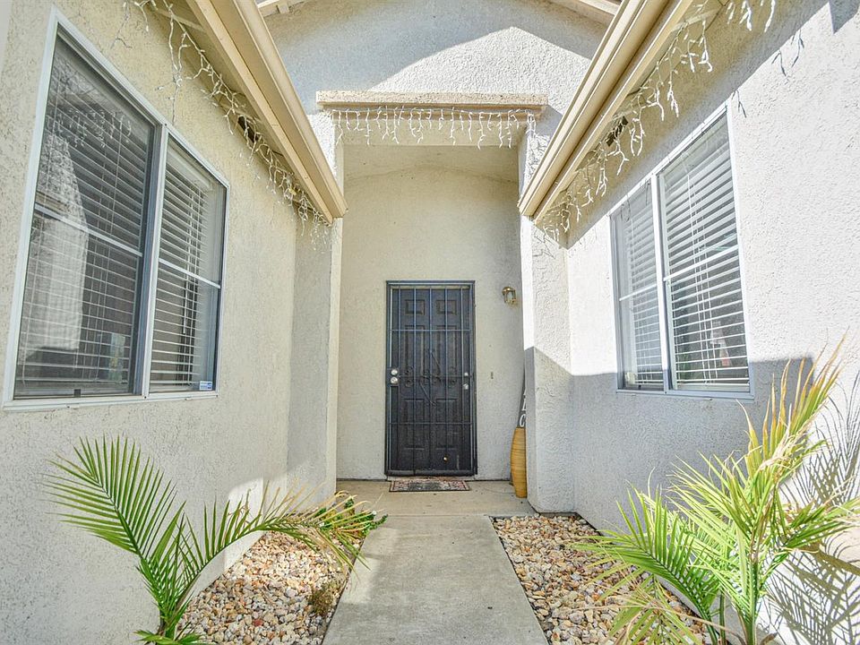 1st image of 4617 Woodhollow Ave