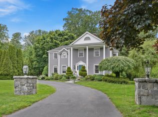 28 Eagle Dr, Fairfield, CT 06825