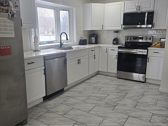 4th image of 2173 Main St