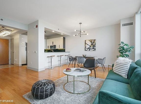 3rd image of 600 N Lake Shore Dr APT 4410