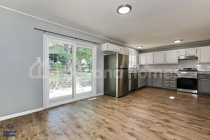 3 bed, 2.0 bath, 1918 sqft, $1,675 — Photo 4