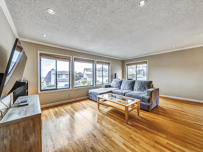 102 Valleyview Way — Photo 6