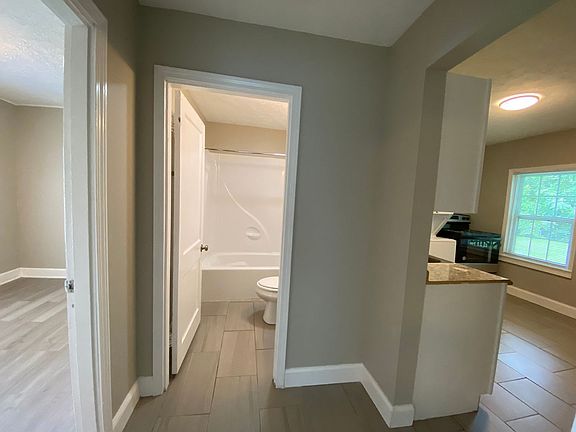 4th image of 727-745 Shropshire Ave #737