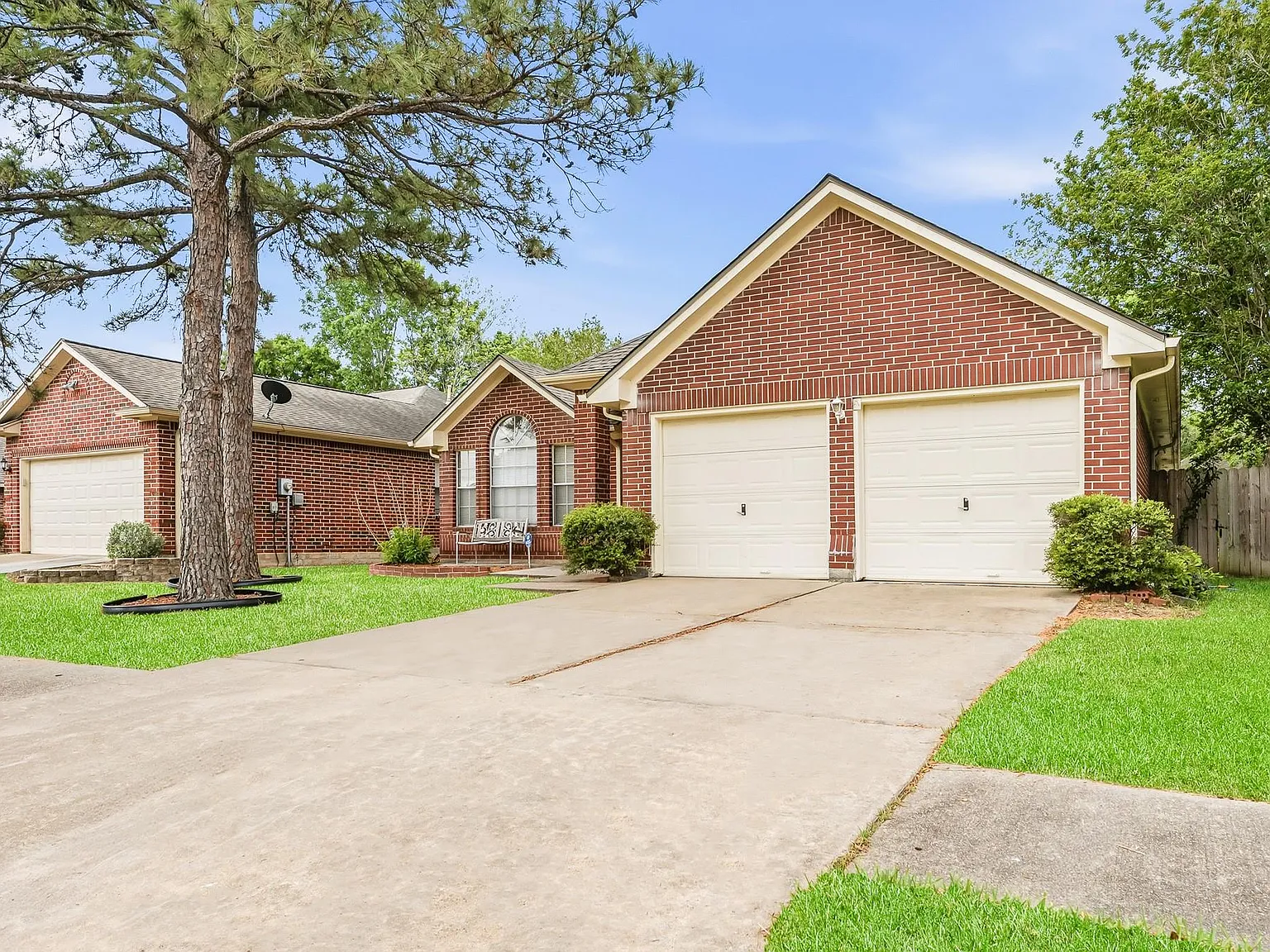 3 bed, 2.0 bath, 1780 sqft, $1,950 — Photo 2