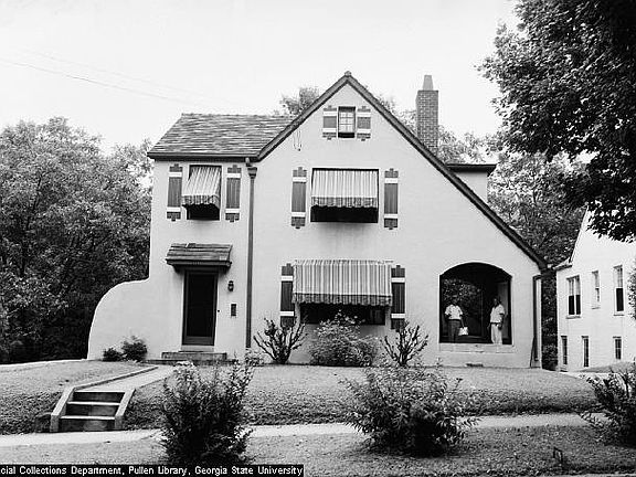 2nd image of 1039 N Virginia Ave NE