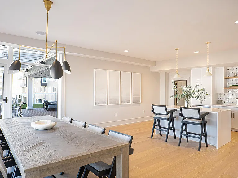 Kitchen & Dinning