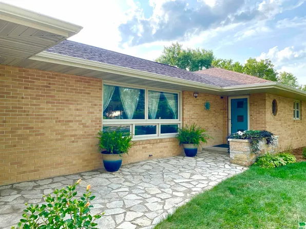 701 Buena Vista St, Alta, IA 51002