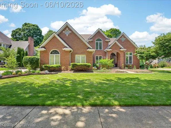 20909 Dundee Dr, Novi, MI 48375