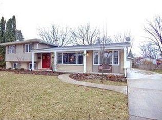 1033 Crestfield Ave, Libertyville, IL