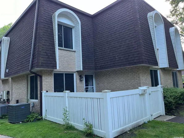 137 Golf Lane #137, Medford, NY 11763