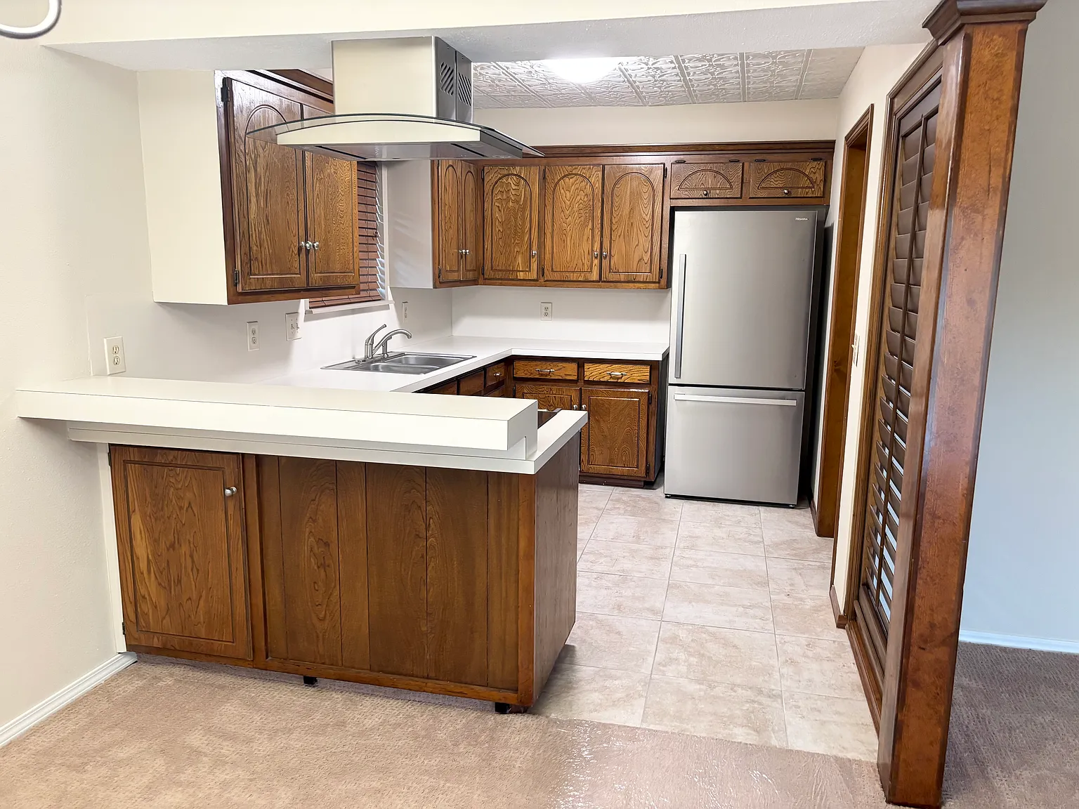2 bed, 1.5 bath, 1292 sqft, $1,350 — Photo 2