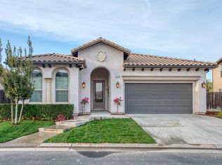 11379 N Via Napoli Dr, Fresno, CA
