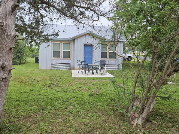 205 Ermel St, Seguin, TX 78155
