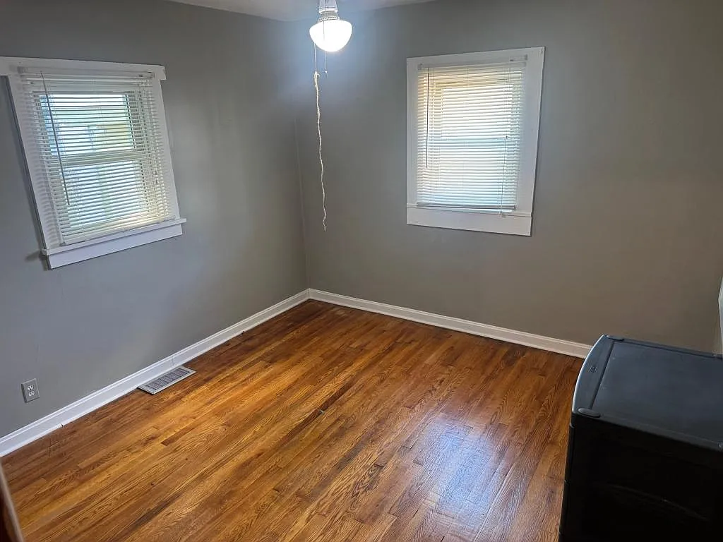 316 Abbott Ct — Photo 3