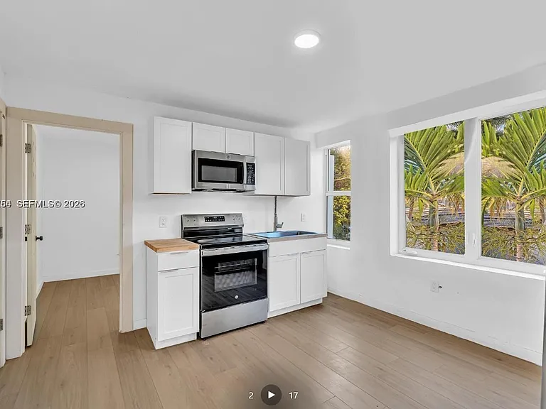 709 SW 4th Ct #7 — Photo 2