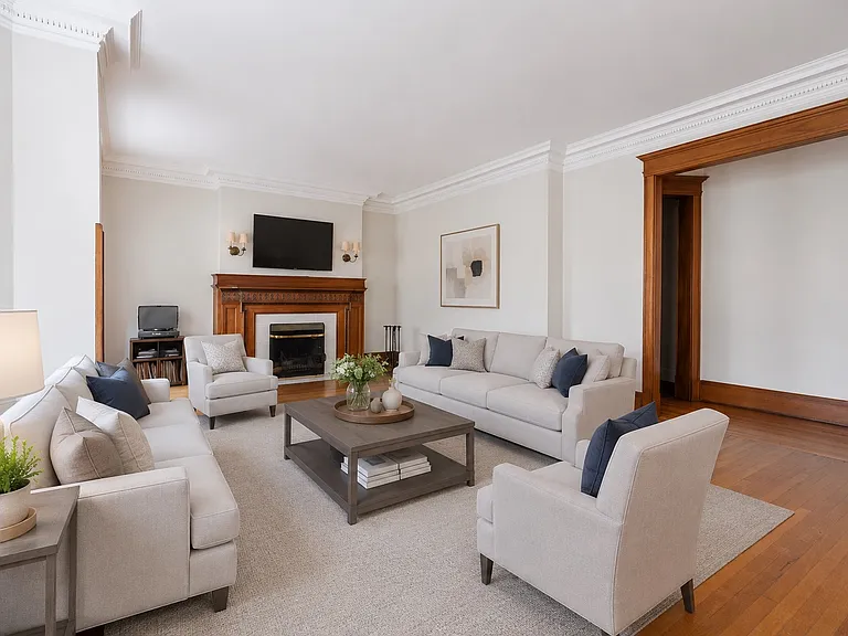 1210 N Astor St #3B — Photo 10