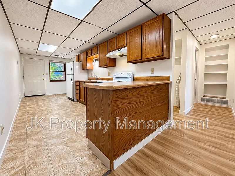 2 bed, 1.0 bath, 850 sqft, $1,400 — Photo 3