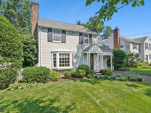 3rd image of 66 Springbrook Rd