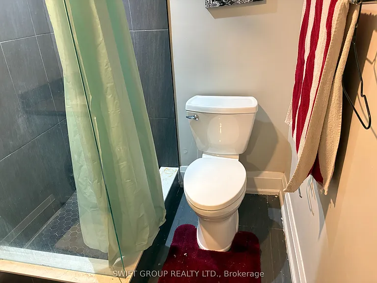 31 Irwin Dr N #B — Photo 10