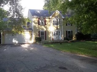 32W271 Pratt Rd, Wayne, IL 60184