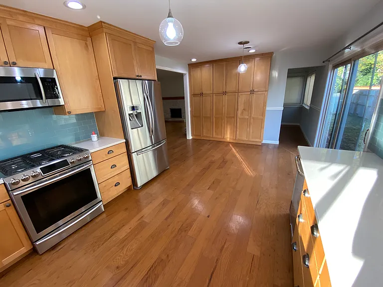 1503 Lake Forest Dr — Photo 5